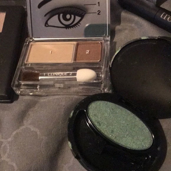 Makeup Bundle - Picture 6 of 6